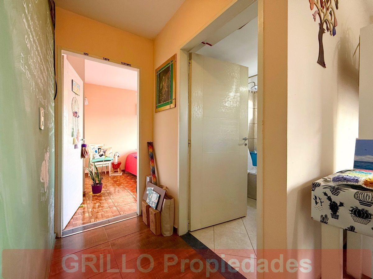 Hall de distribución. de Rafaela 4298. Departamento de dos ambientes con balcón, vista abierta y muy luminoso.