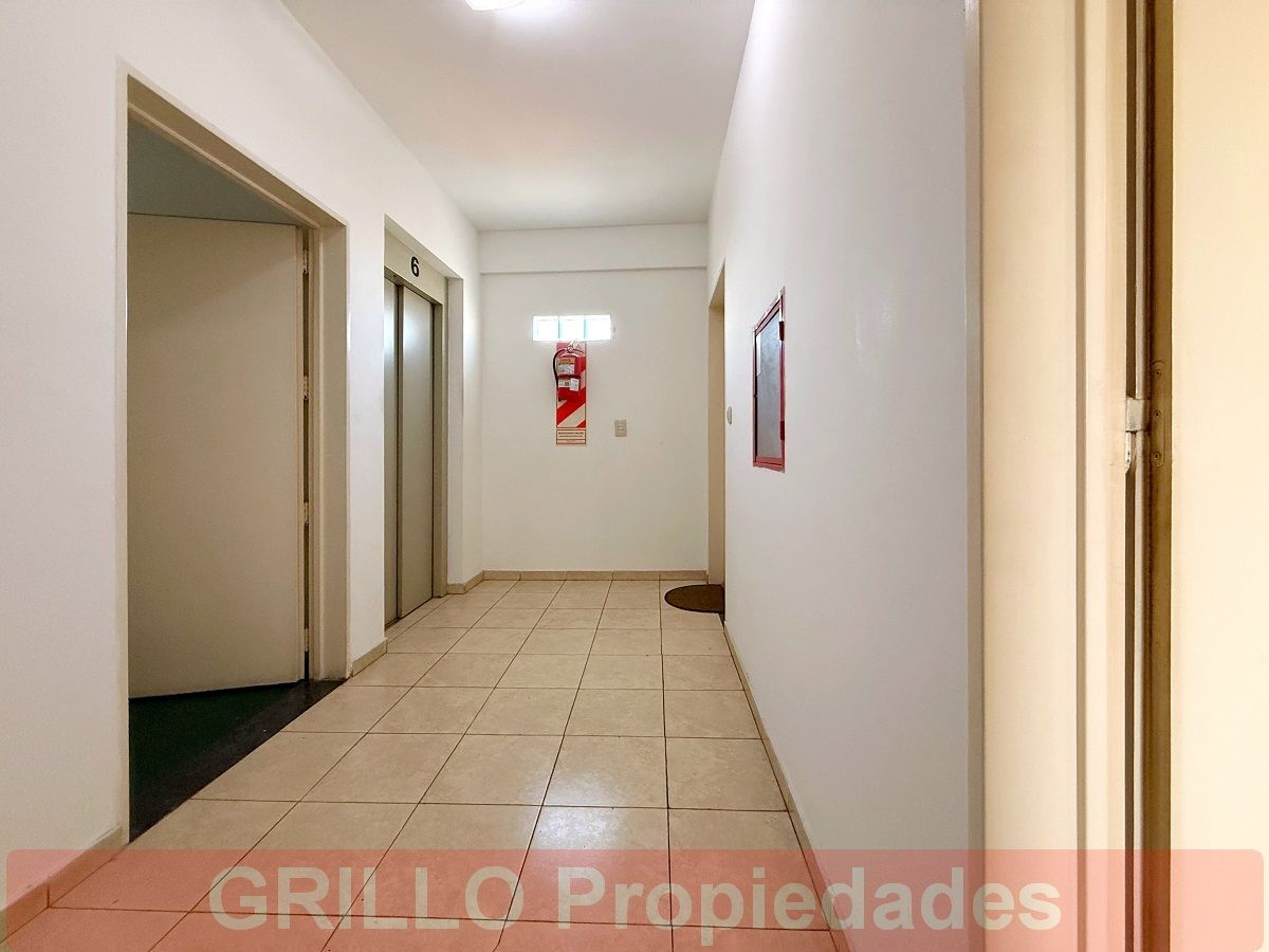 Hall de ingreso al departamento. de Rafaela 4298. Departamento de dos ambientes con balcón, vista abierta y muy luminoso.