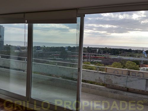 de Departamento dos ambientes con pileta. Vista al río.