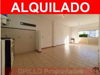 Departamento Monoambiente de 35m2. Balcón. Bajas expensas. Apto profesional.