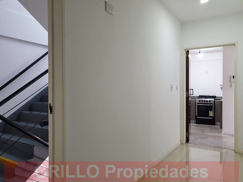 Ingreso por escaleras y/o ascensor. de Departamento monoambiente. 34m2. Al frente. A estrenar. Balcón.