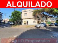 Alquiler Oficina, Depósito o Local. 8 ambientes. Sin expensas. 200m2 cubiertos.