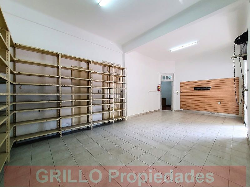 Otra vista del ambiente principal. de Local, oficina o depósito. Con vivienda. Sin expensas.