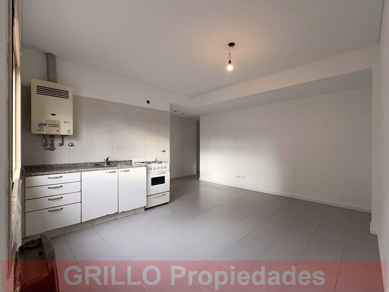 Living comedor. de Ruiz Huidobro 1615. Departamento dos ambientes. Sin expensas.