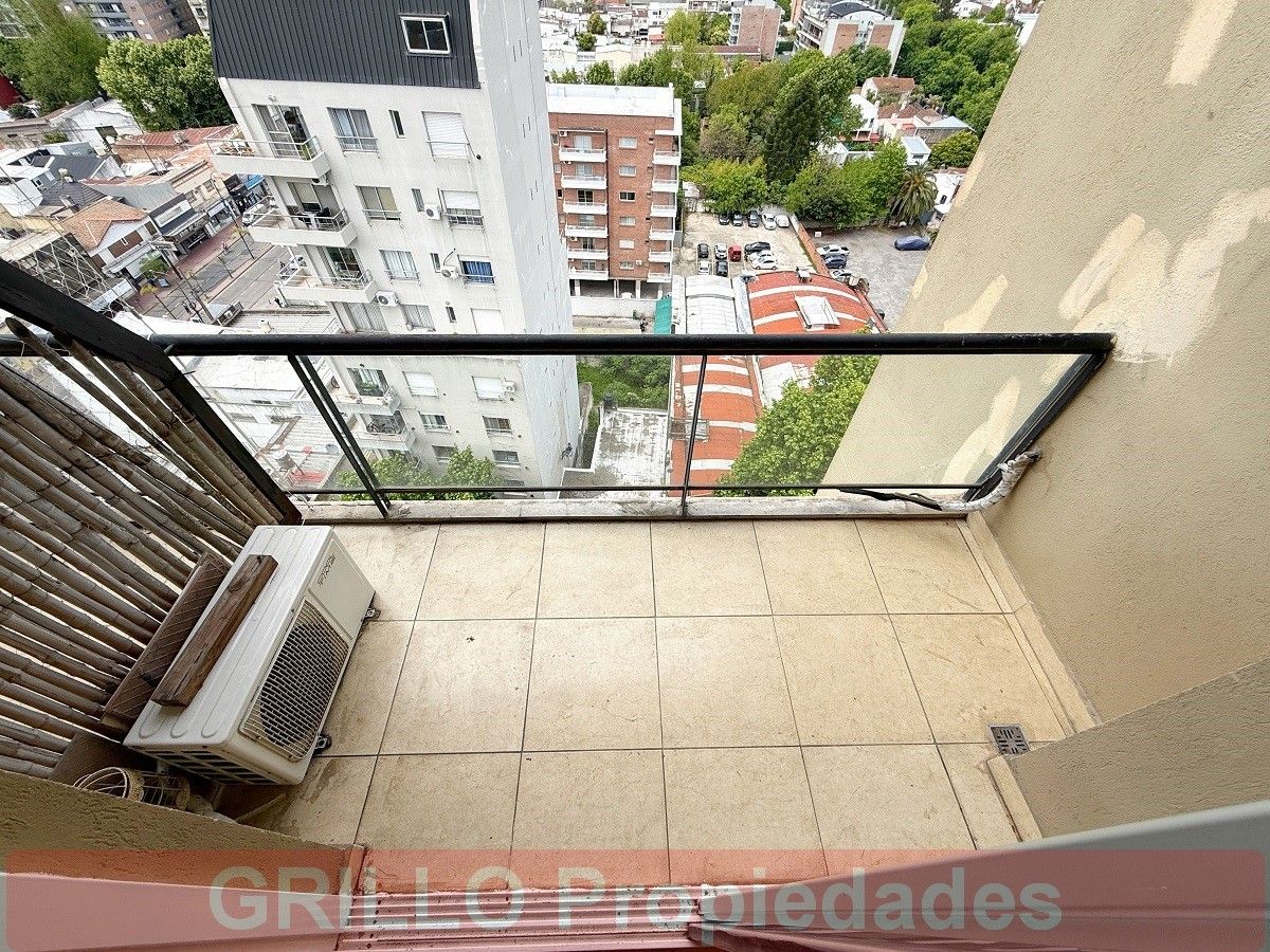 Balcón. de Montes de Oca 541. Departamento de dos ambientes, Pileta, SUM con parrillas, Excelente vista.