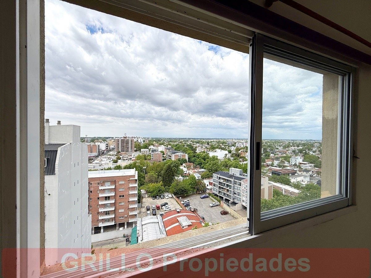 Excelente vista abierta. de Montes de Oca 541. Departamento de dos ambientes, Pileta, SUM con parrillas, Excelente vista.