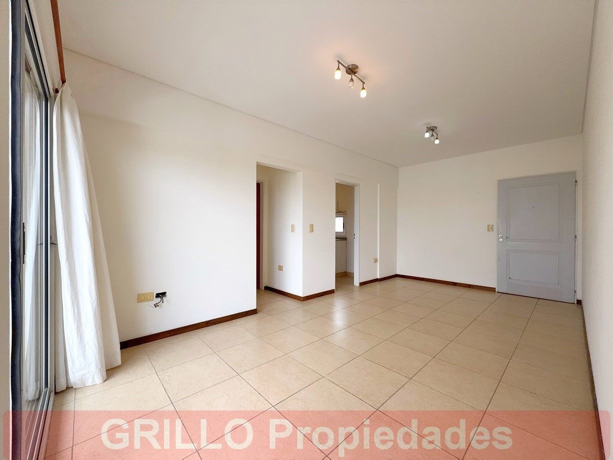 Living-Comedor. de Montes de Oca 541. Departamento de dos ambientes, Pileta, SUM con parrillas, Excelente vista.