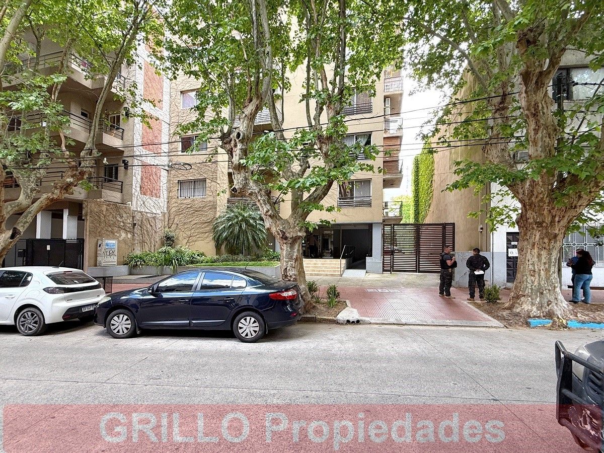 El edificio. de Montes de Oca 541. Departamento de dos ambientes, Pileta, SUM con parrillas, Excelente vista.