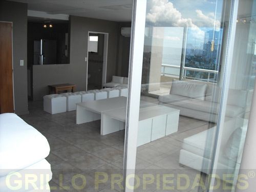 de Departamento 3 ambientes al frente. Impecable. Amenities.